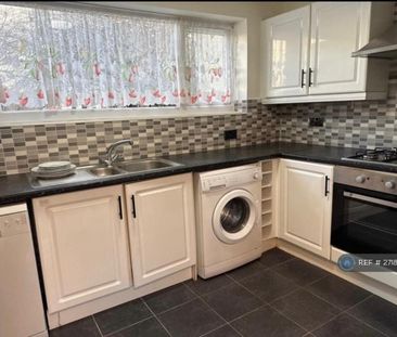 1 bedroom in a house share to rent - Photo 6