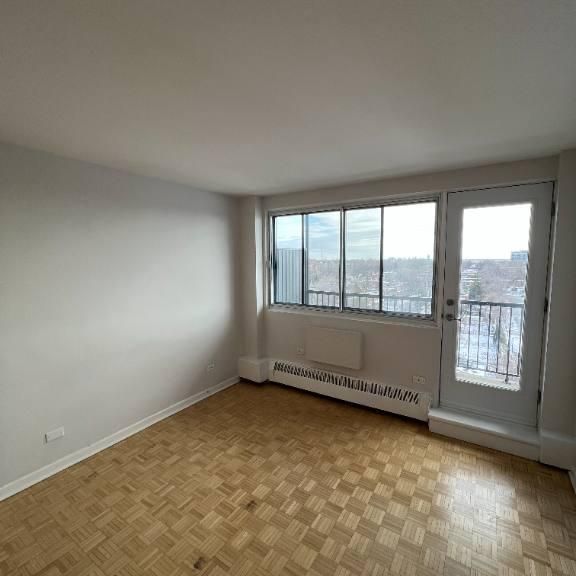 Studio Apartments Available - A louer • For Rent - Photo 1