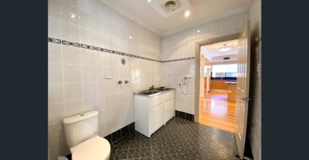 EXECUTIVE STYLE 3 BEDROOM HOME !! - Photo 4