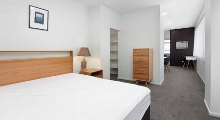 City Apartment - Photo 4