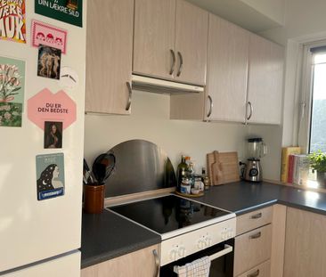 Hyggelig 2-værelses lejlighed i Øgaden med lys og charme - Foto 4