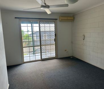 Comfortable Two-Level Living in South Gladstone - Photo 6