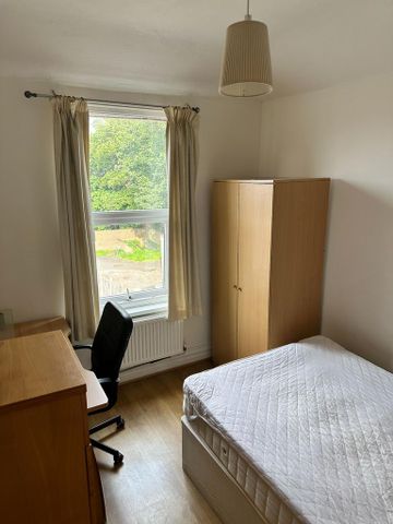 5 bedroom terraced house to rent - Photo 3