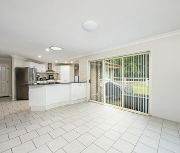Spacious Family Haven Overlooking Lush Paddocks - Photo 3