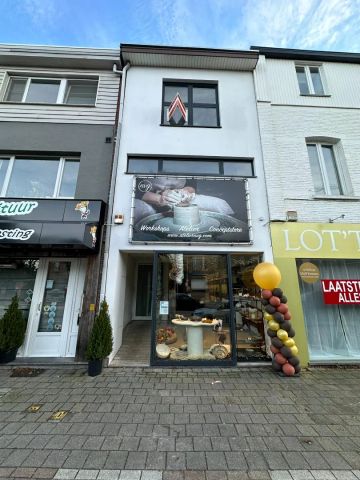 Volledig gerenoveerd appartement met ruim terras in centrum Sint-Antonius - Photo 4