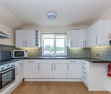 Cowley Road, Oxford - Photo 2