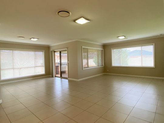 FAMILY LIVING COLLINA HOME - Photo 1