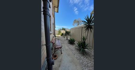 Be Quick. Apply to Inspect! Modern 2Br Unit, Great Location, Free water! - Photo 2