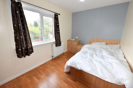 5 bedroom flat to rent - Photo 3