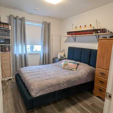 Beau 5 1/2, nouveau quartier, immeuble de 4 ans, Otterburn Park, pôle et store fournie, grande luminosité, immeuble tranquille, 2 stationnement - Photo 4