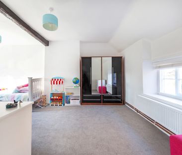 4 bedroom cottage to let - Photo 5