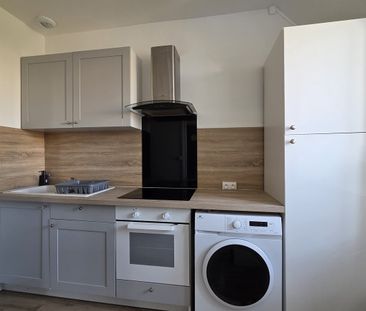 Location Appartement 4 pièces 77m² TROYES 10000 - Photo 6