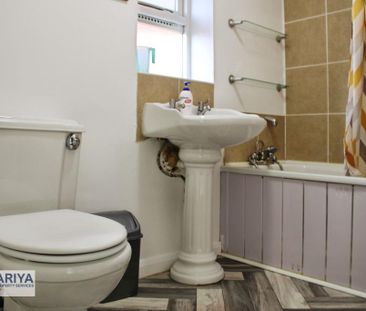 2 bedroom semi-detached house to rent - Photo 6