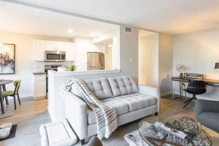 1C Renovated - Photo 3