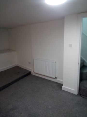 Fully Renovated Flat in Stockton-on-Tees - Photo 3