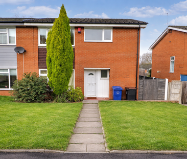 Cross May Street Room 4 - Photo 1