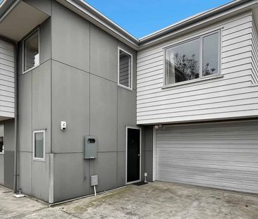 SPREYDON - 4 BEDROOM, 2 BATHROOM TOWNHOUSE, DOUBLE GARAGE - Photo 5