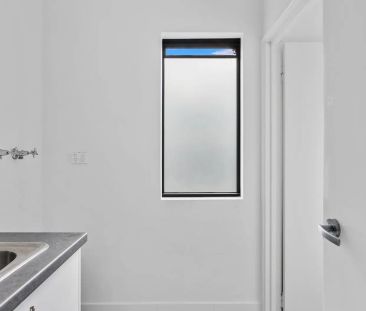 STYLISH & SECURE 2X2 APARTMENT - Photo 2