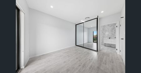 BRAND NEW DUPLEX - PRIME LOCATION! - Photo 5