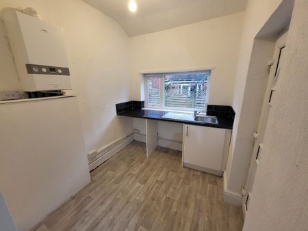 3 Bed Semi-Detached House, Wilton Avenue, M25 - Photo 4