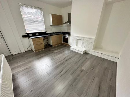 2 bedroom terraced house to rent - Photo 3