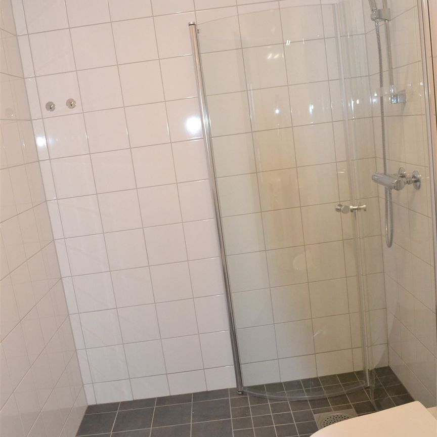 Monarkivägen 1 - Foto 1