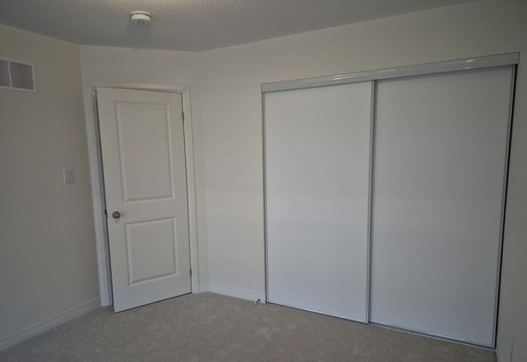 For Lease - 124 Sailors Landing N/A Unit# Room, Clarington, Ontario - Photo 1
