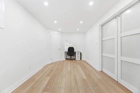 3778 Arbourview Terrace #BASEMENT FLAT - Photo 3