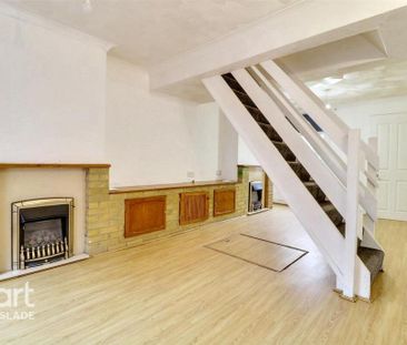 2 bedroom terraced house to rent - Photo 4