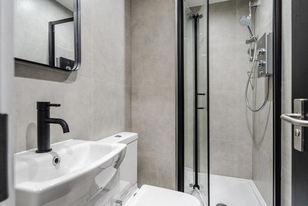 6 bedroom house to rent - Photo 1