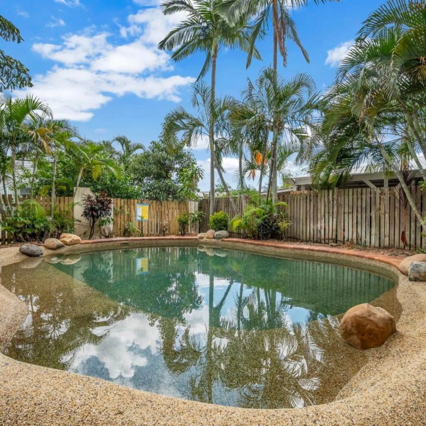 Spacious 5-Bedroom Home with Pool in Prime Location - Photo 1