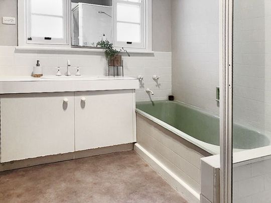 57 Sternberg Street, Kennington - Photo 1
