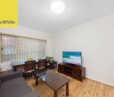 Charming 2 Bedroom Home! - Photo 4