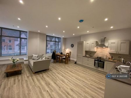 2 bedroom flat to rent - Photo 5