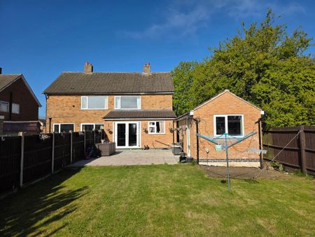 3 bedroom semi-detached house to rent - Photo 5