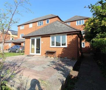 Manor Park House, Bullar Road, Southampton, SO18 - Photo 5