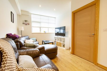 1 bedroom flat to rent - Photo 2