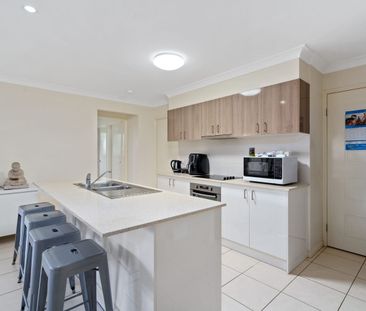 MODERN 4 BEDROOM FAMILY HOME WITH OPEN PLAN KITCHEN LIVING DINING T... - Photo 4