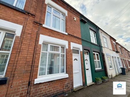 2 Bedroom Terraced - Photo 3