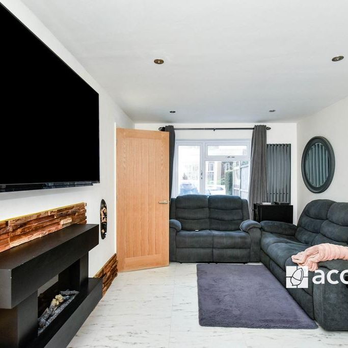 1 bedroom in a house share to rent - Photo 1