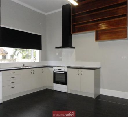 Fantastic Location - 4 Bedroom Family Home - Photo 1