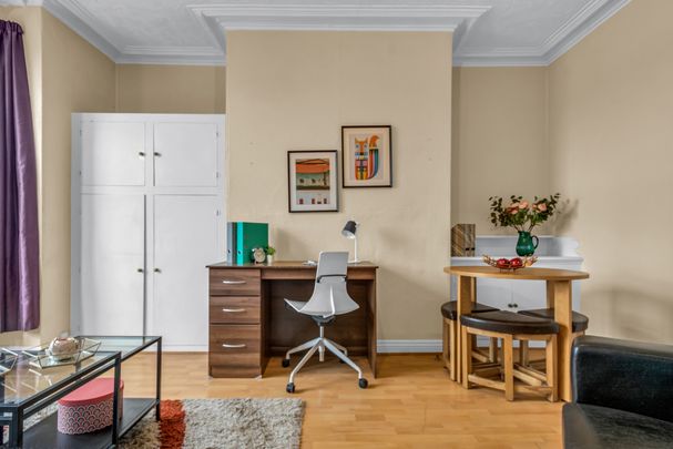 98 Burley Road Leeds - LS3 1JP - Photo 1