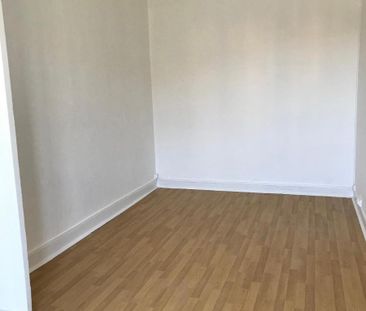 Location Appartement 1 pièce 28m² LYON 3ème - Photo 2