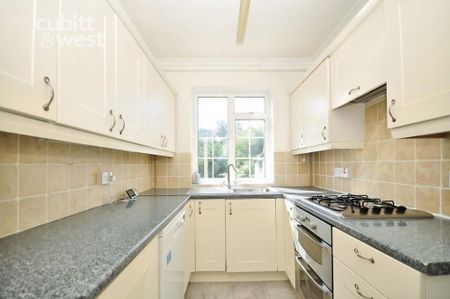 3 bedroom semi-detached house to rent - Photo 3