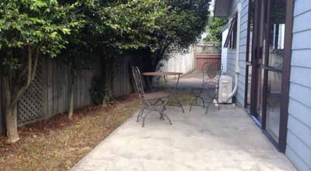 Tidy 3-Bedroom House - Photo 3