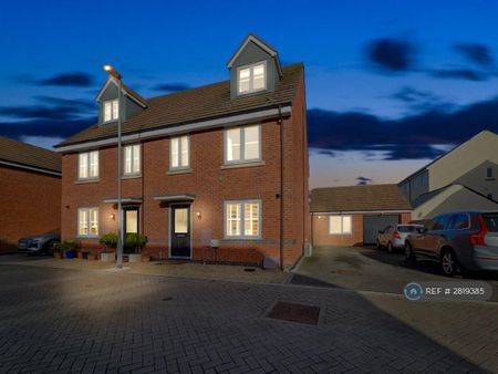 3 bedroom semi-detached house to rent - Photo 5