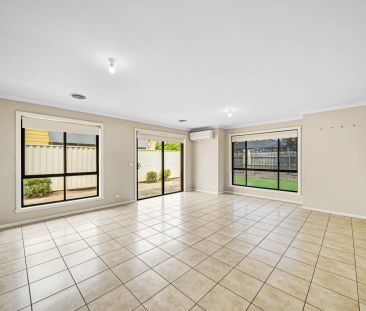 48 Retford Close, Werribee. - Photo 1