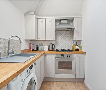 West Overcliff Drive, Bournemouth, BH4 - Photo 3