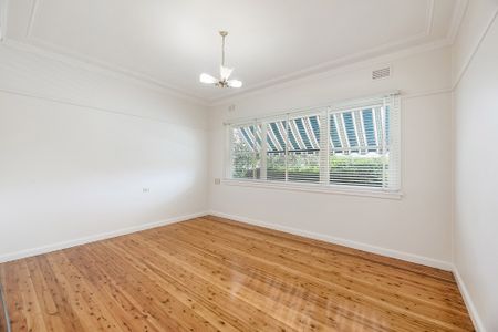 52 Edgeworth David Avenue, - Photo 5