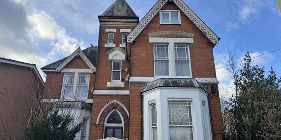 1 bedroom in a house share to rent - Photo 3